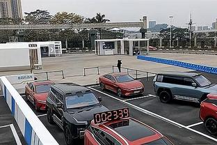 ?停车不规范！瓜迪奥拉在禁停区域停车当场收到交警罚单
